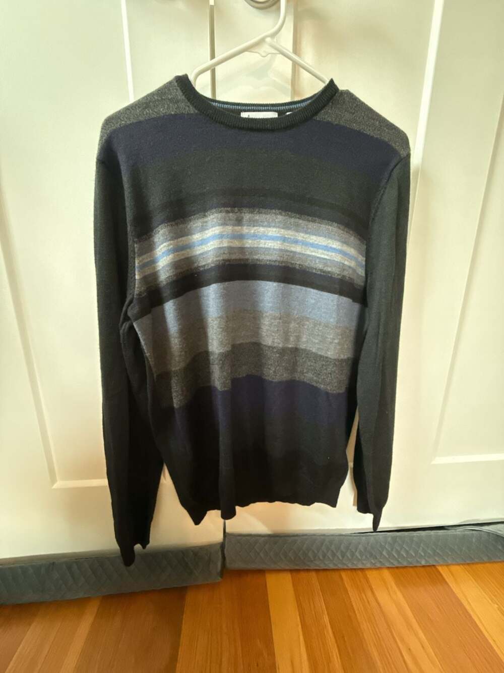 Calvin Klein Italian Yarn Striped Crewneck Sweater Size M Blue Gray Black